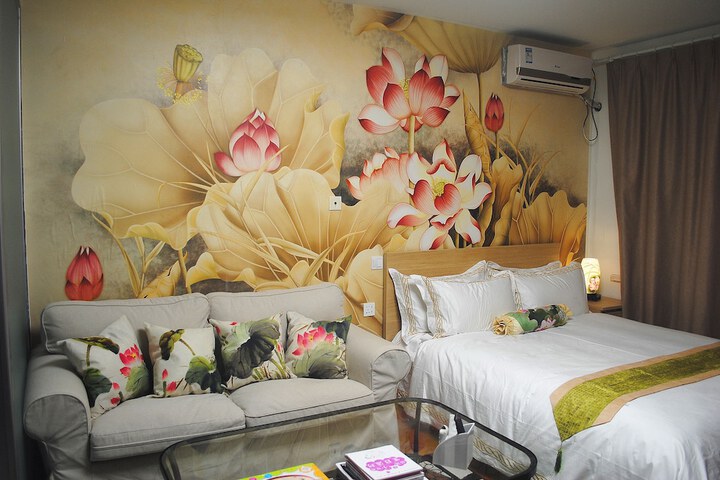 Room 14 of 172