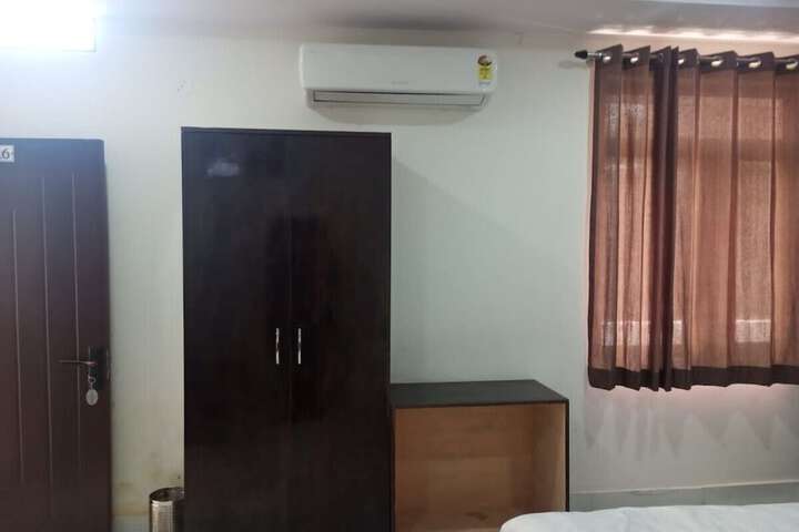 Room 7 of 38