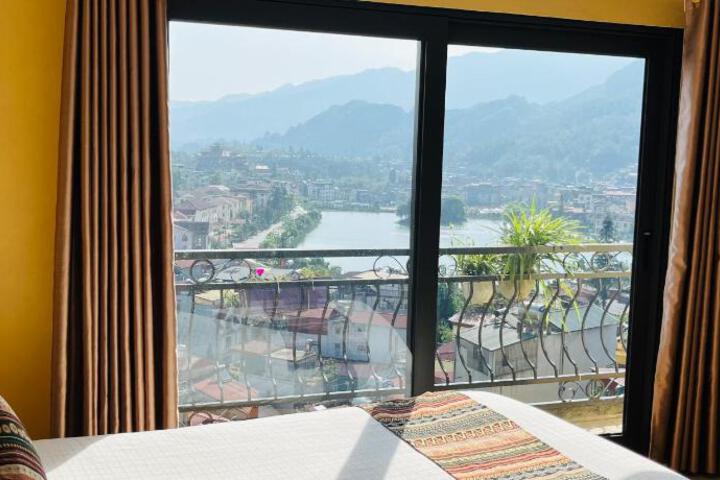 Hero Image 1 of 44