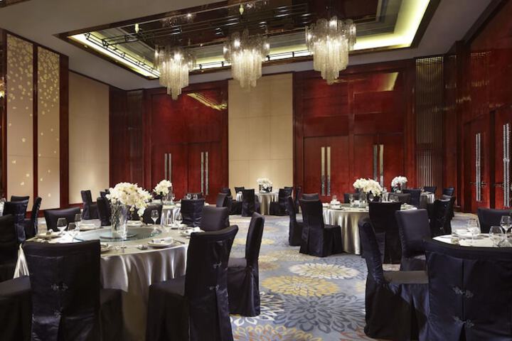 Ballroom/Hall 109 of 122