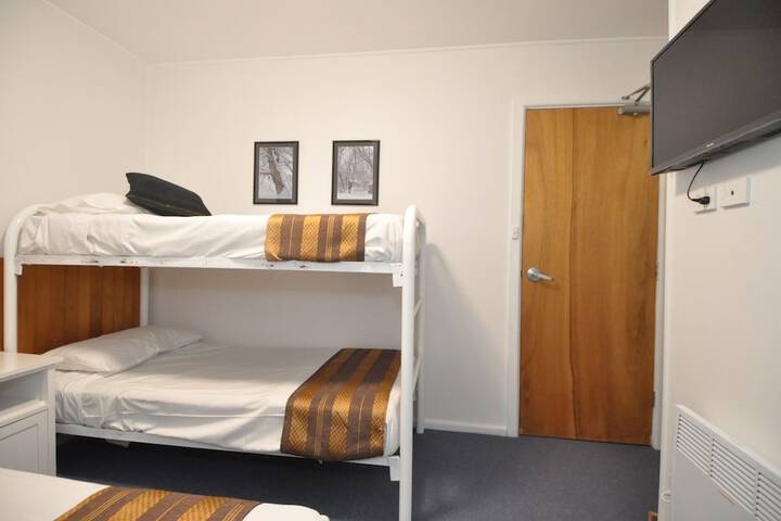 Room 3 of 25