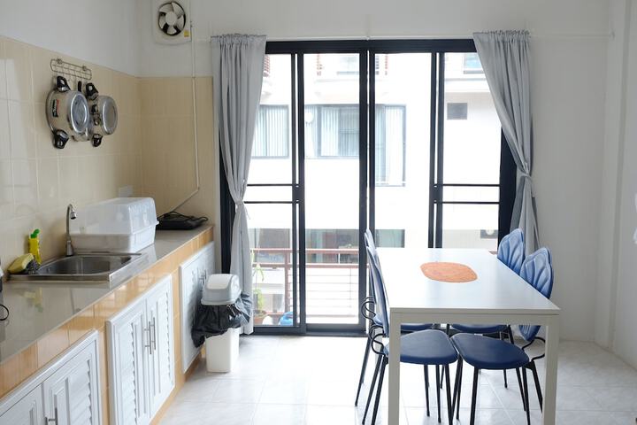 Room 18 of 27