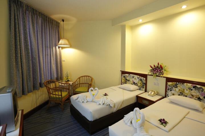 Room 2 of 5