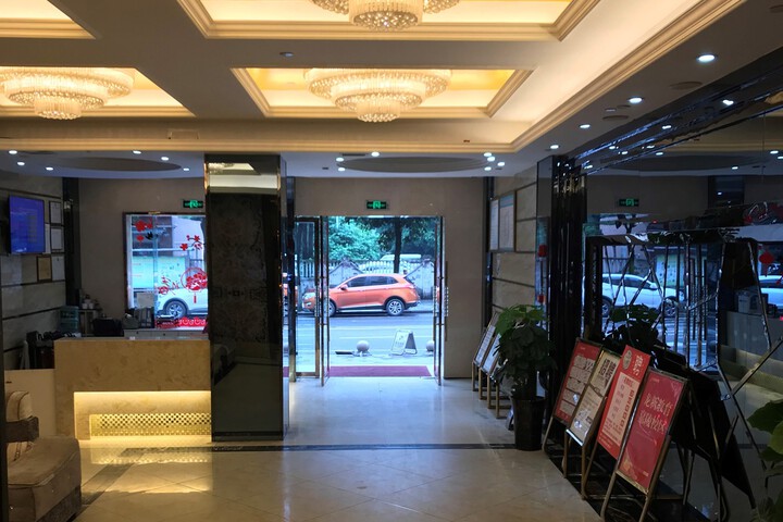 Hotel Interior 4 of 14