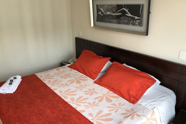 Room 10 of 40