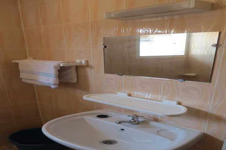 Room 10 of 12