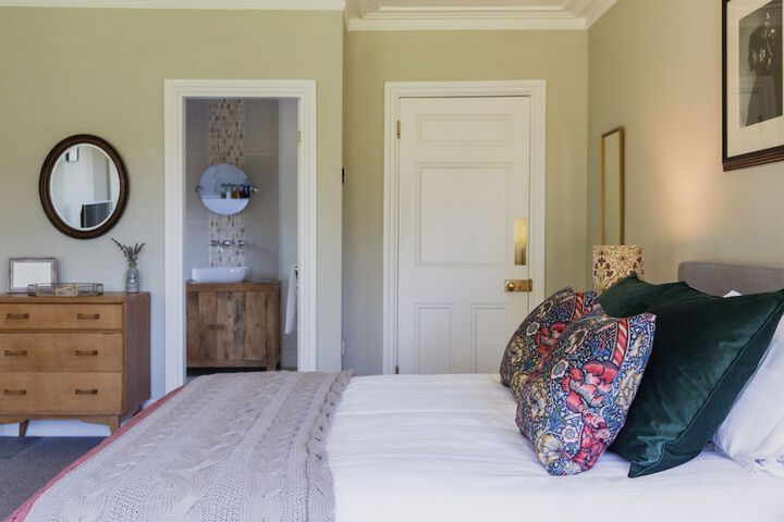 Room 18 of 25