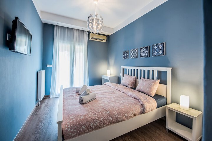 Room 2 of 27