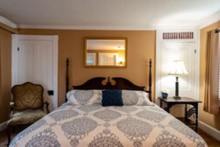 Room 183 of 253
