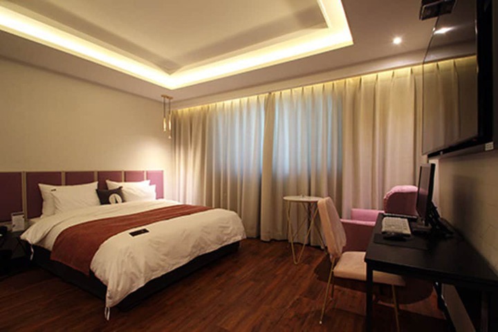 Room 3 of 24