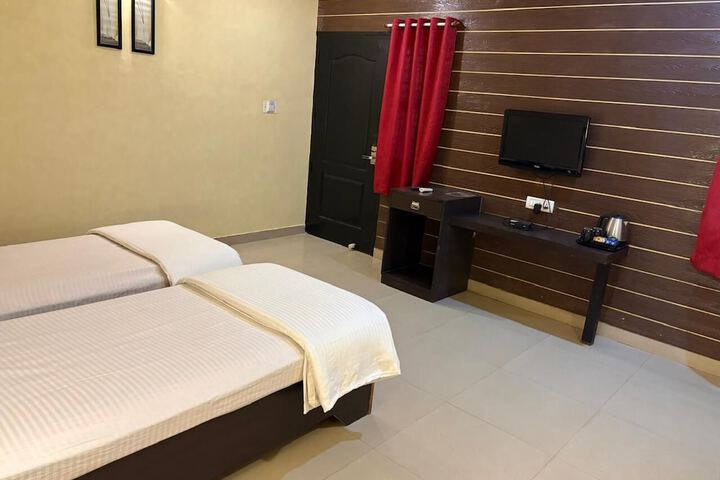 Room 2 of 20