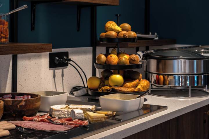 Breakfast/Coffee Service 72 of 105