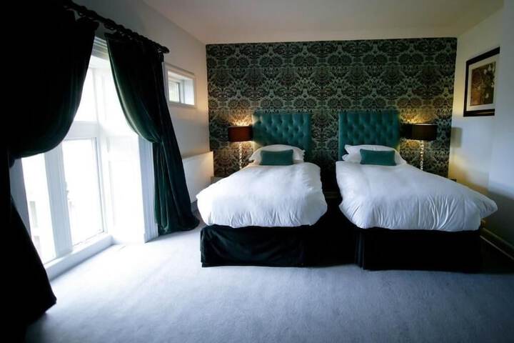 Room 15 of 74