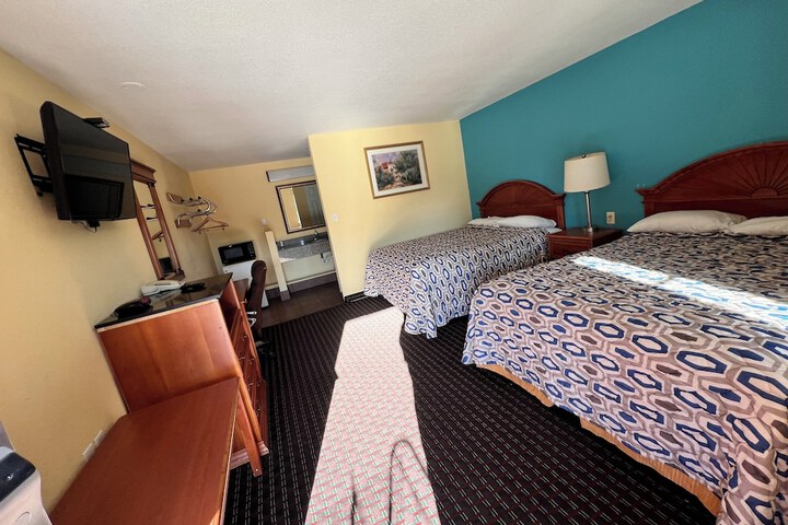 Standard Double Room (6 of 7)