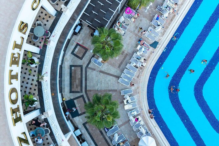 Pool 196 of 525