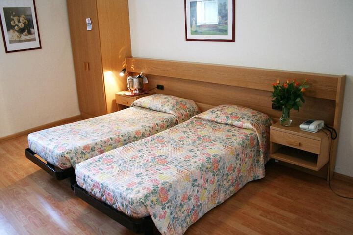 Room 8 of 49
