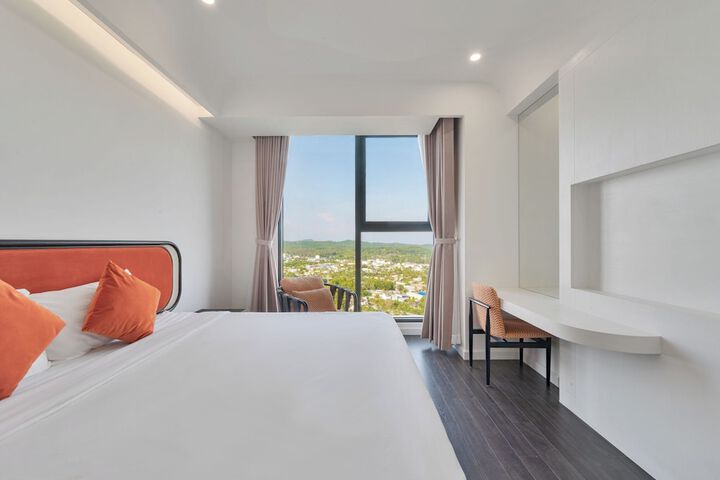 Room 329 of 501