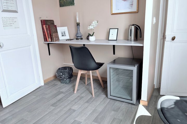 Lounge 58 of 60