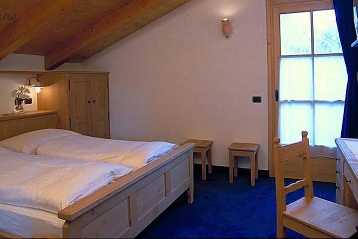 Room 17 of 42