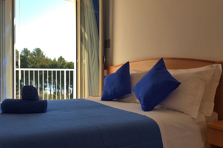 Room 28 of 73