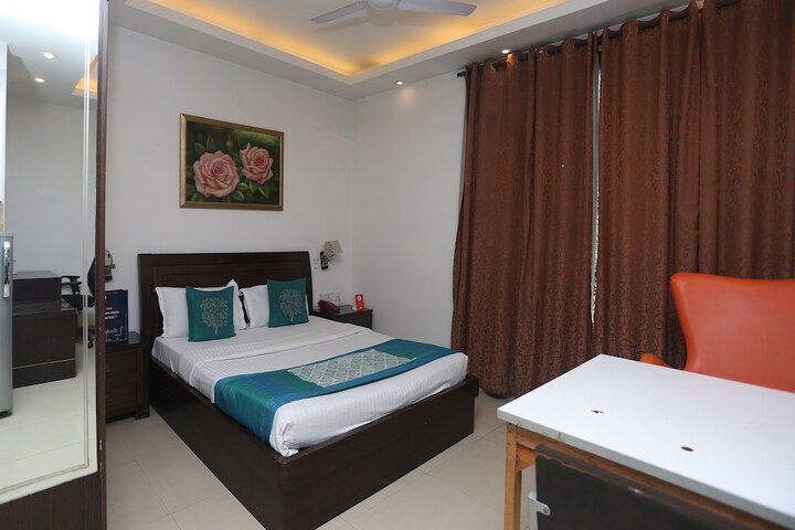Room 5 of 19