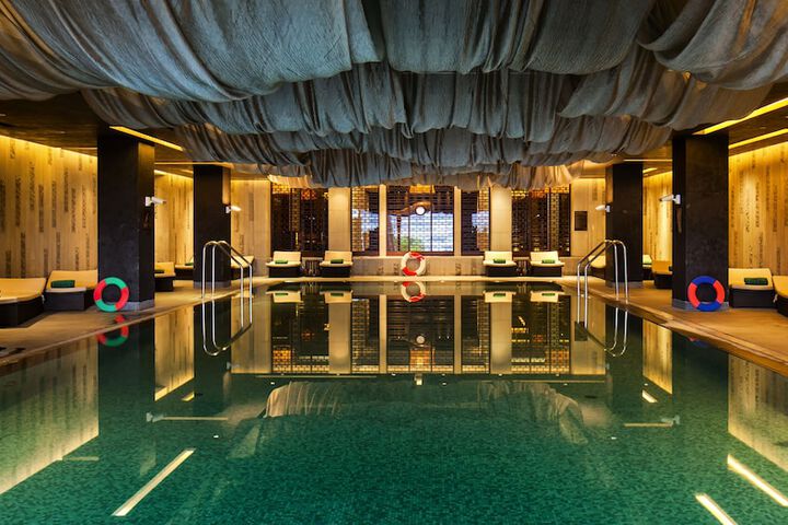 Pool Hotel