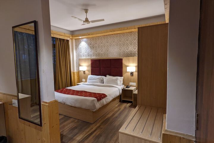 Room 4 of 36