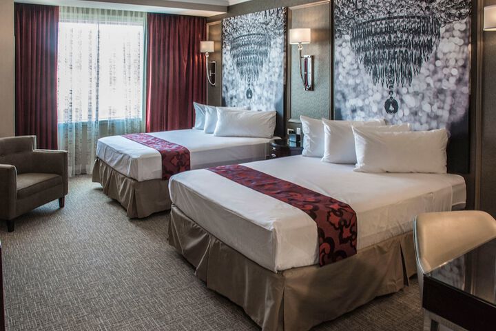 Deluxe Room 2 Queen Beds (3 of 11)