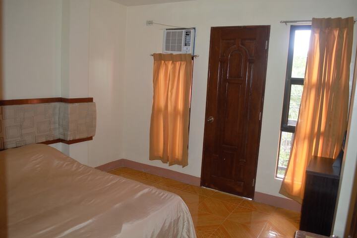 Room 9 of 79