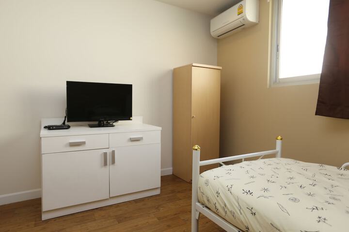Room 5 of 43