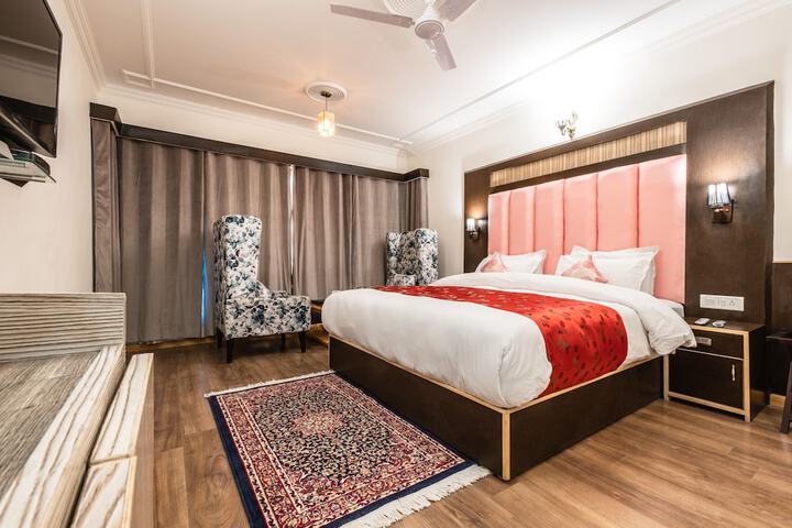 Room 10 of 27