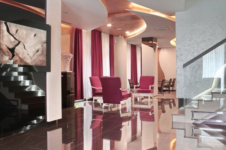Entrance & Lobby
