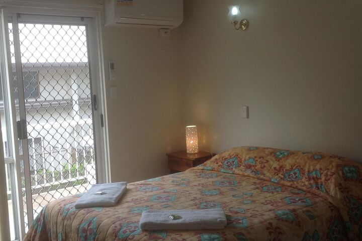 Room 2 of 25