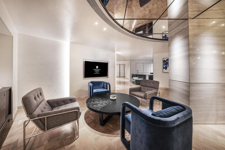 Lounge 187 of 225