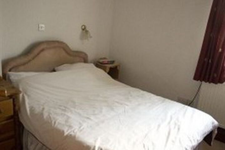 Room 9 of 20