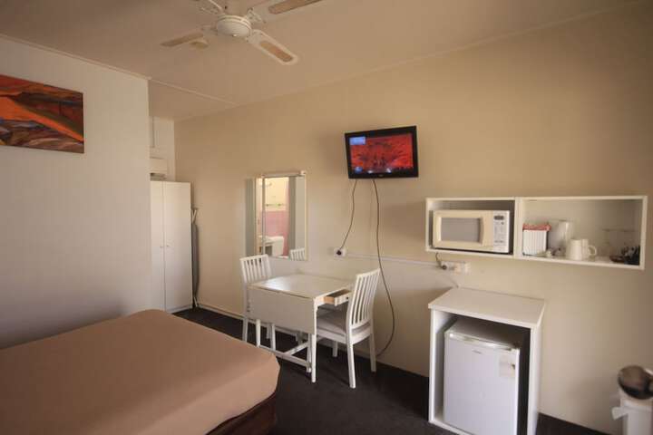 Room 8 of 86