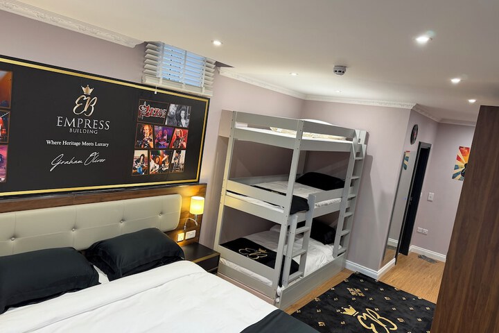 Room 90 of 117