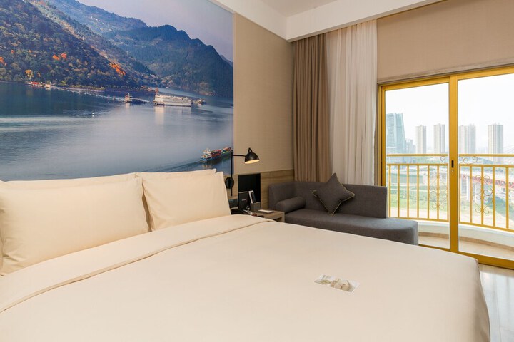 Room 15 of 39