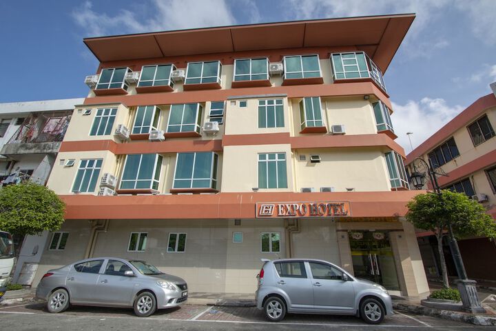Expo Hotel