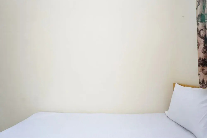 Room 3 of 13