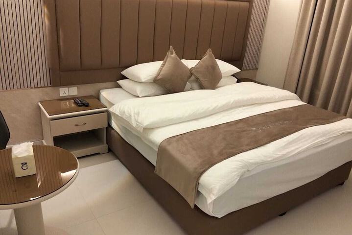 Room 17 of 100