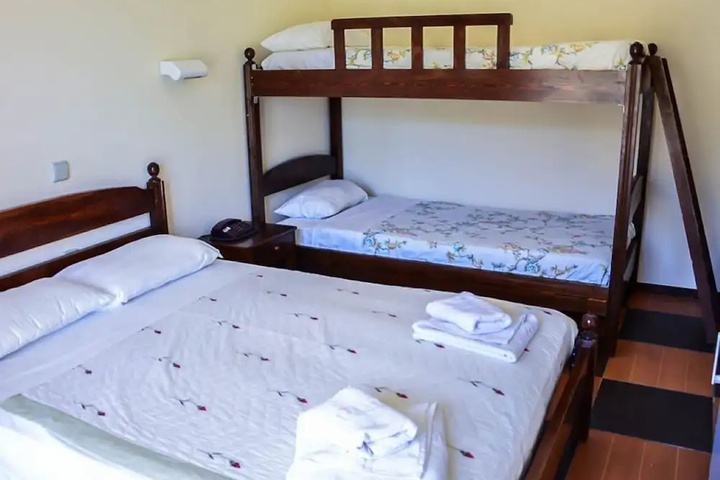 Room 4 of 15