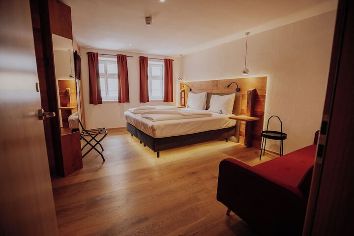 Room 14 of 64