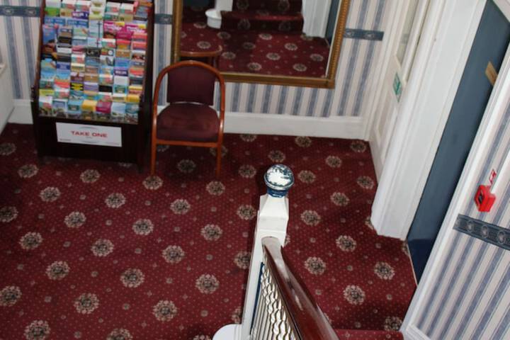 Entrance & Lobby