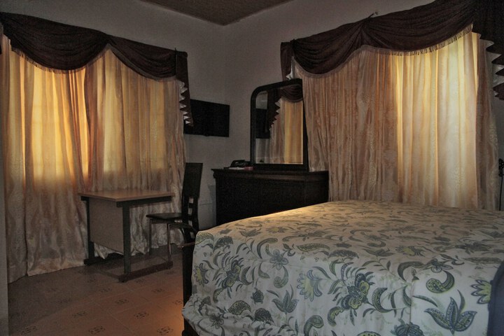 Room 7 of 42