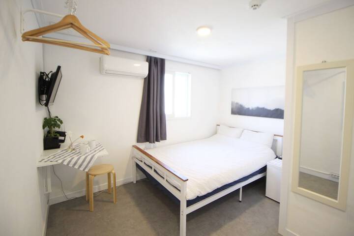 Room 14 of 178