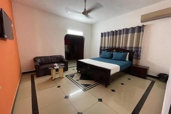 Room 18 of 21