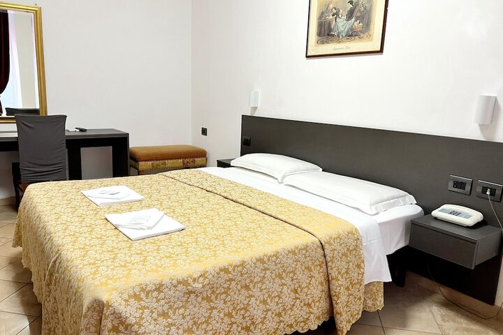 Room 5 of 40