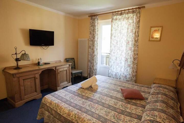 Room 3 of 110