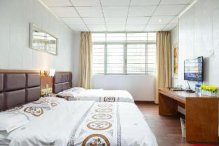 Room 13 of 15